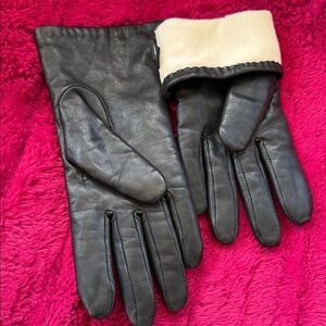 Men's Black Leather Gloves with Cream Cuff